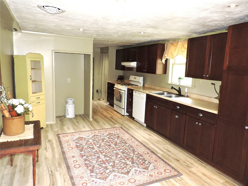 16093 Pollywog Lane Property Photo 5