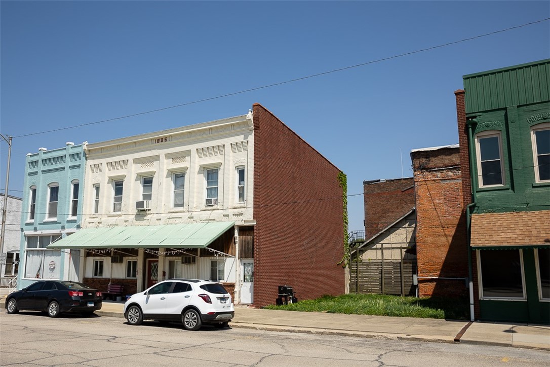 106 W 1st Street Property Photo