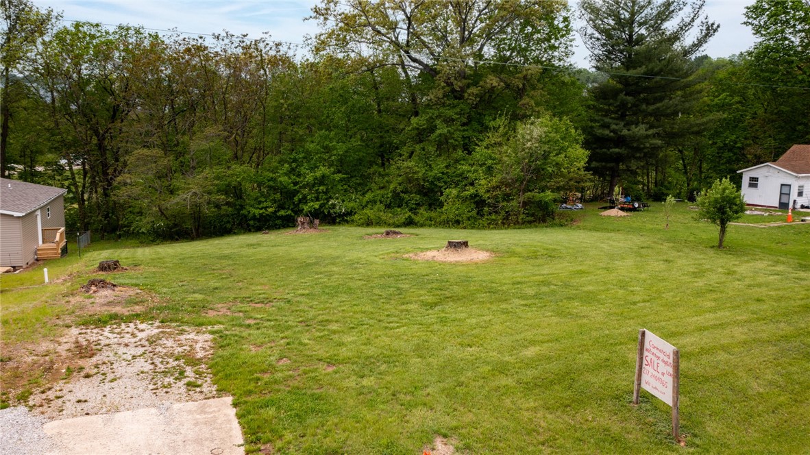 1305 S Willow Street Property Photo 8