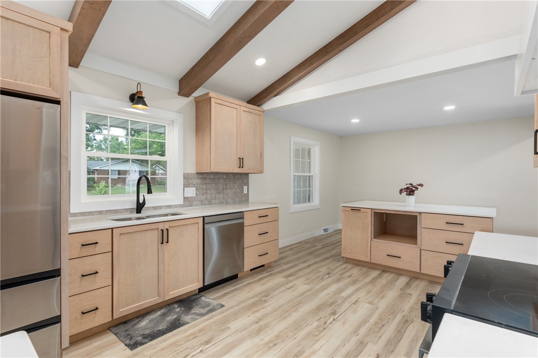 810 Park Hills Drive Property Photo 11
