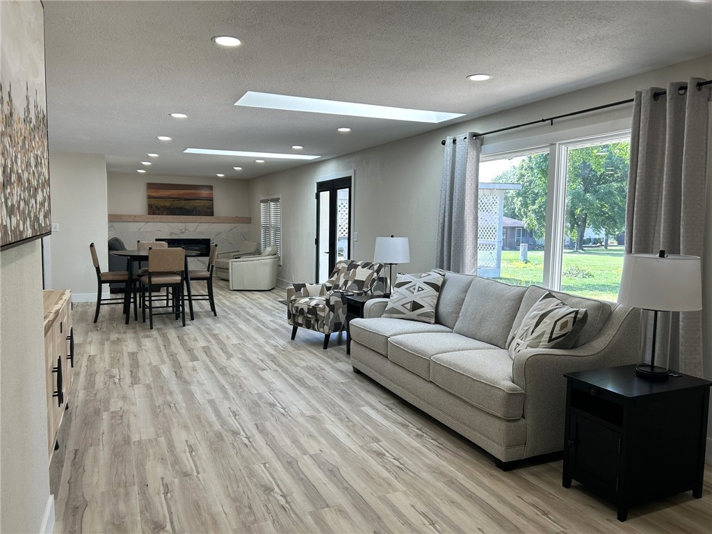 810 Park Hills Drive Property Photo 14