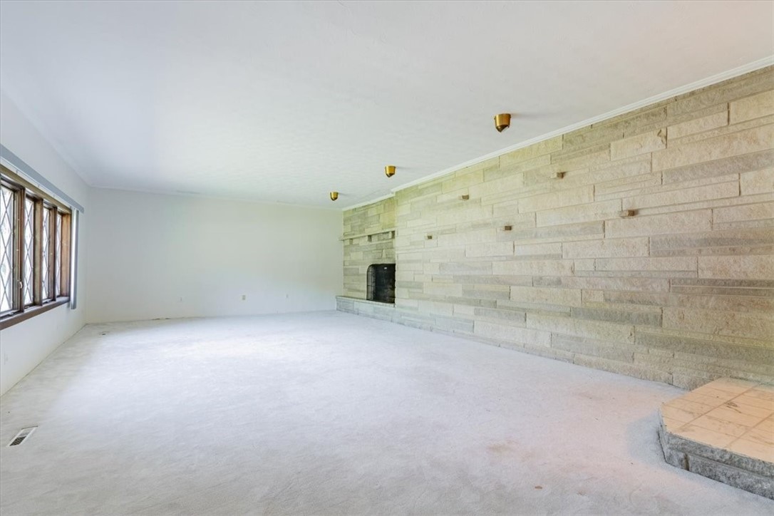 291 Michael Avenue Property Photo 4