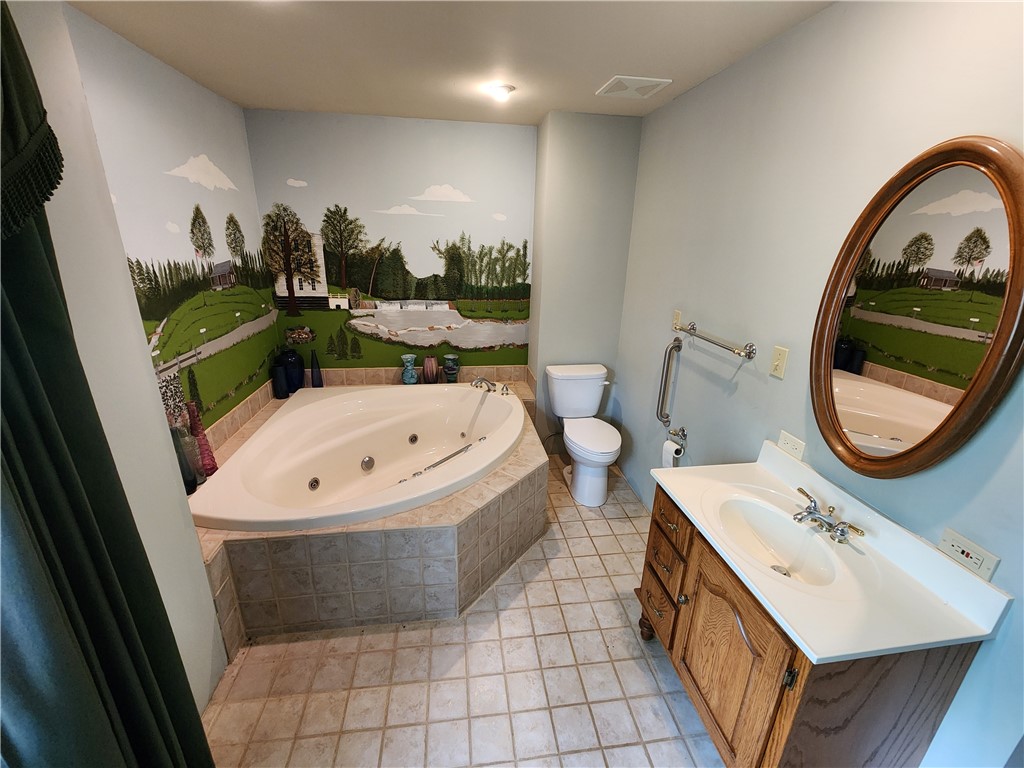 2638 E 1050th Avenue Property Photo 2