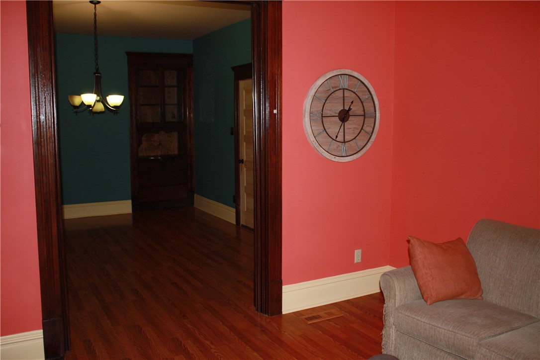 525 S Monroe Street Property Photo 3