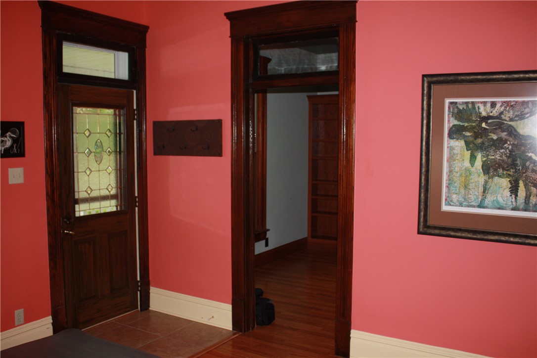 525 S Monroe Street Property Photo 4