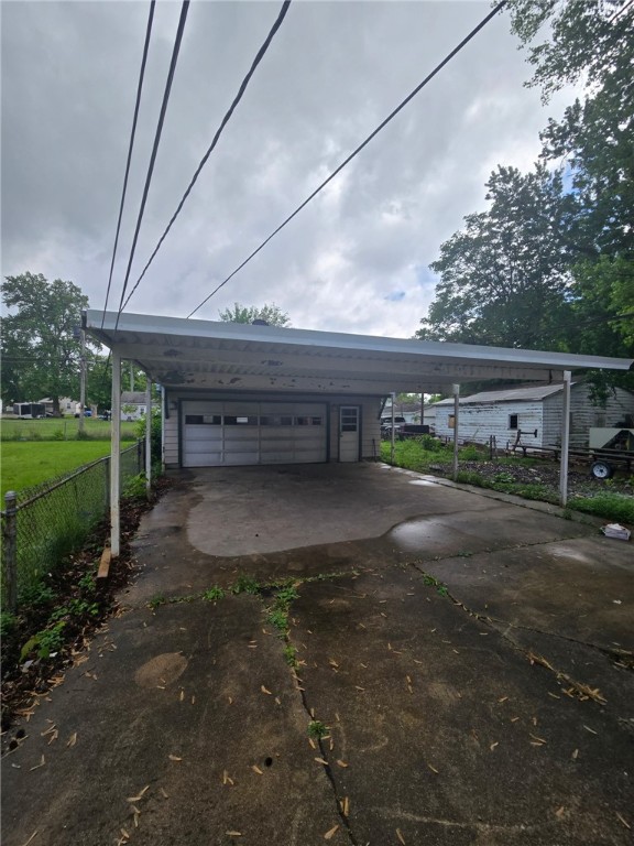 1809 E Decatur Street Property Photo 3