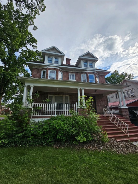 627 E Broadway Street Property Photo 1