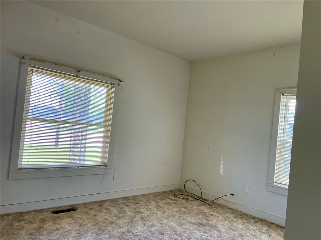 6 S Oakland Road Property Photo 4