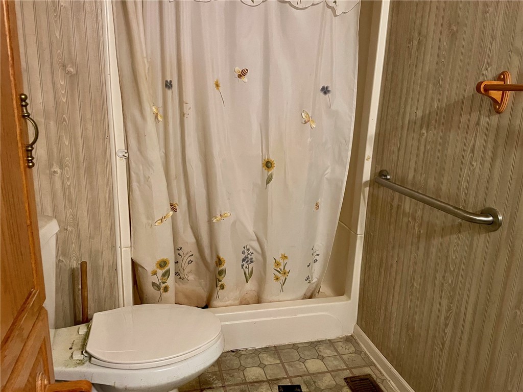 6 S Oakland Road Property Photo 5