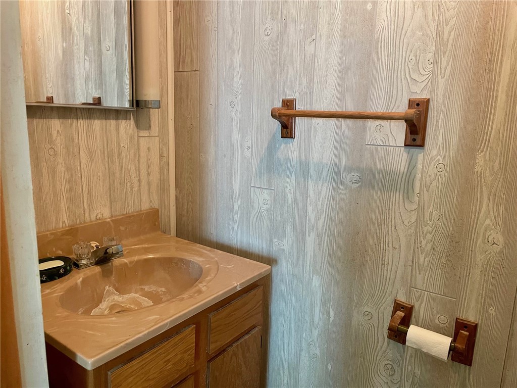 6 S Oakland Road Property Photo 8