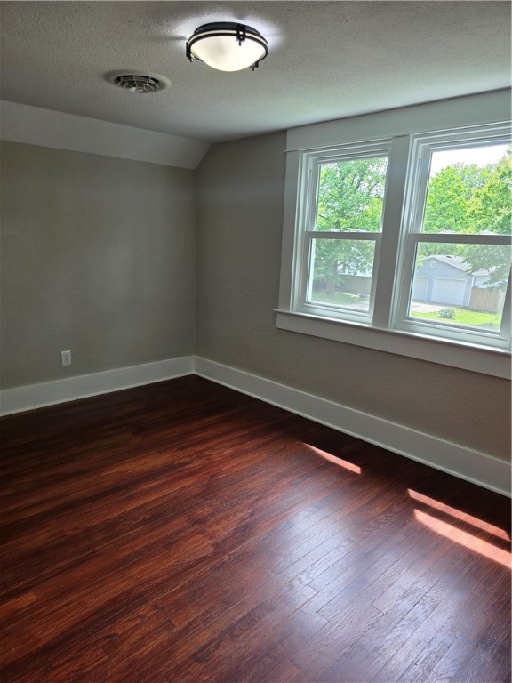 107 & 105 S Edwards Street Property Photo 26