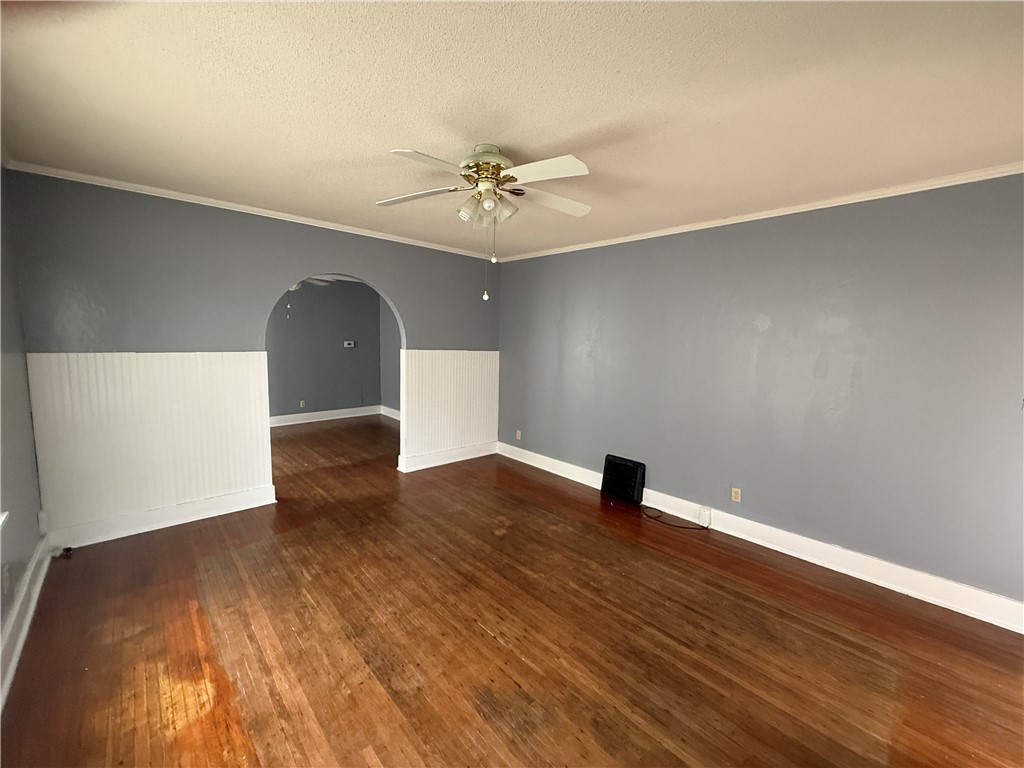706 Douglas Street Property Photo 4