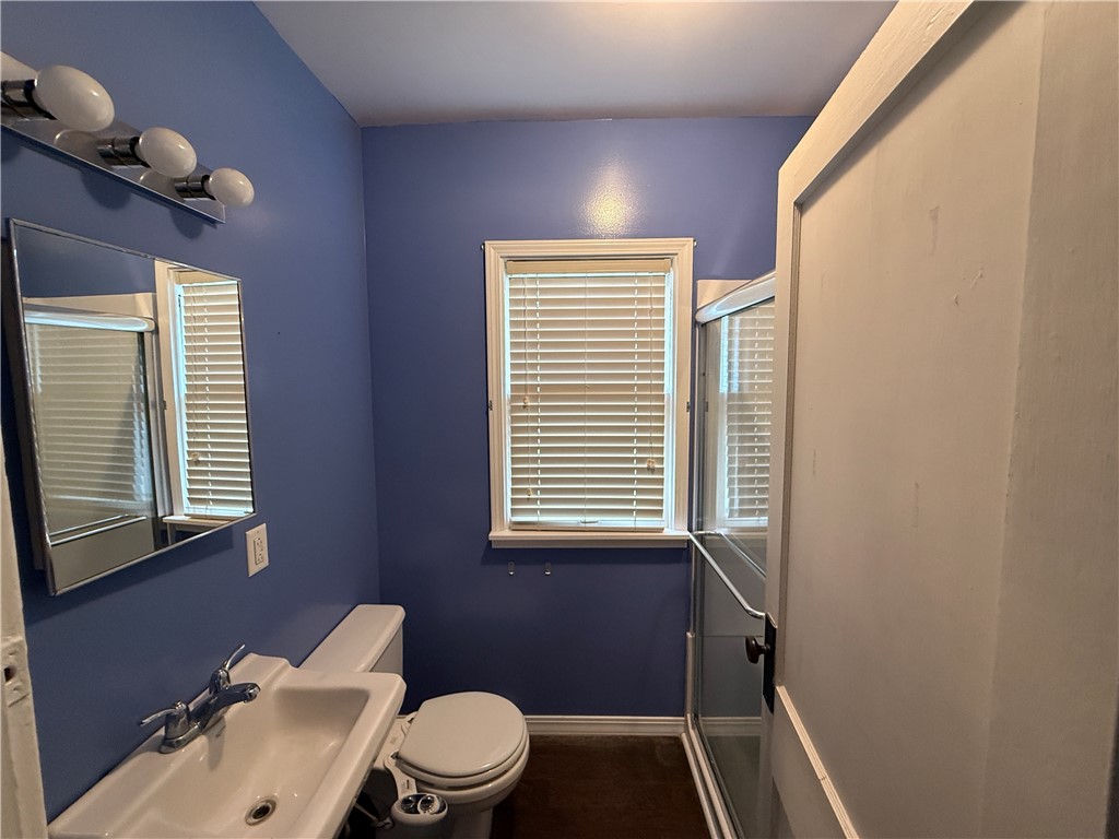 706 Douglas Street Property Photo 8