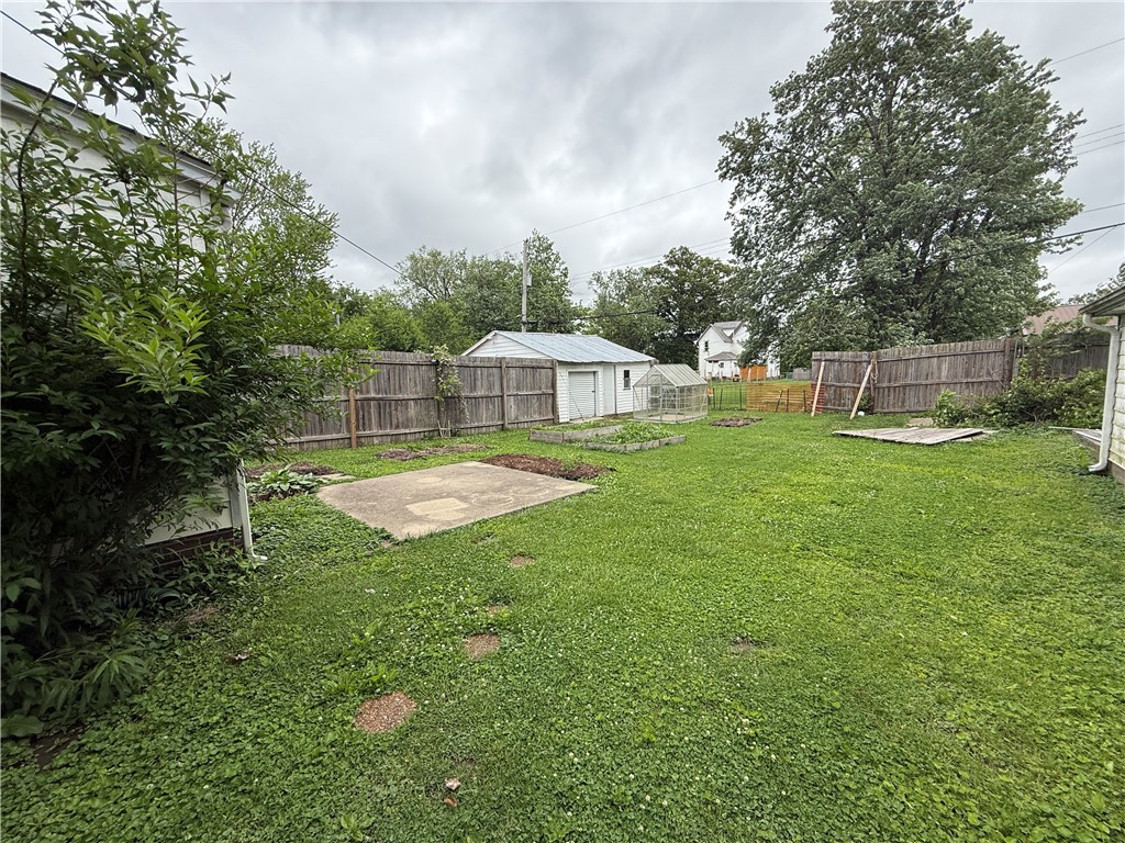 706 Douglas Street Property Photo 14
