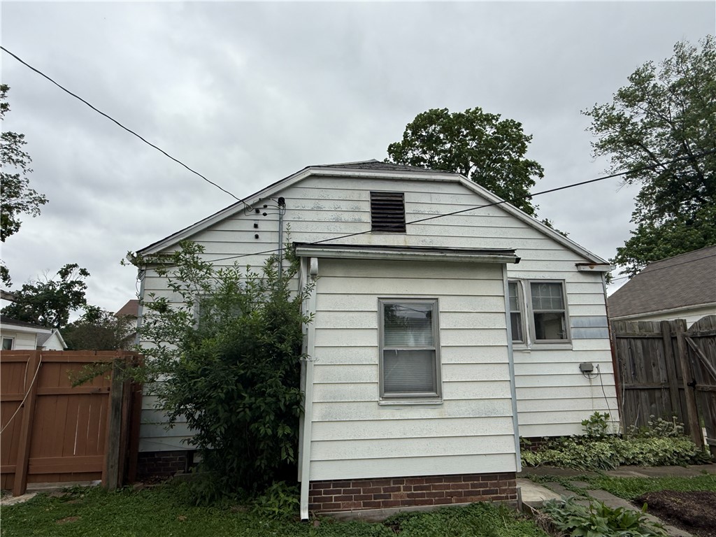 706 Douglas Street Property Photo 15