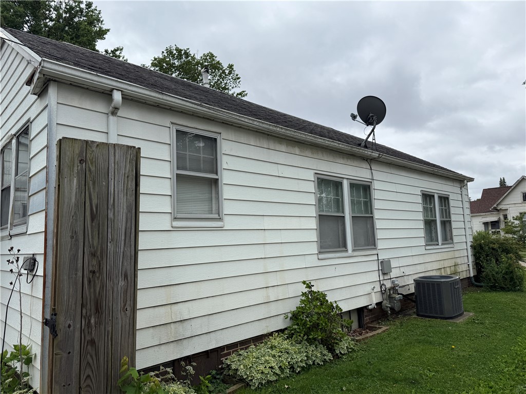 706 Douglas Street Property Photo 16