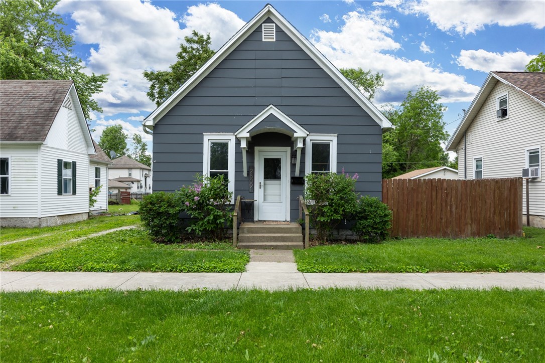 2809 Champaign Avenue Property Photo 1