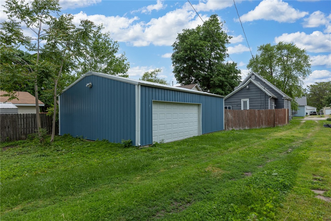 2809 Champaign Avenue Property Photo 6