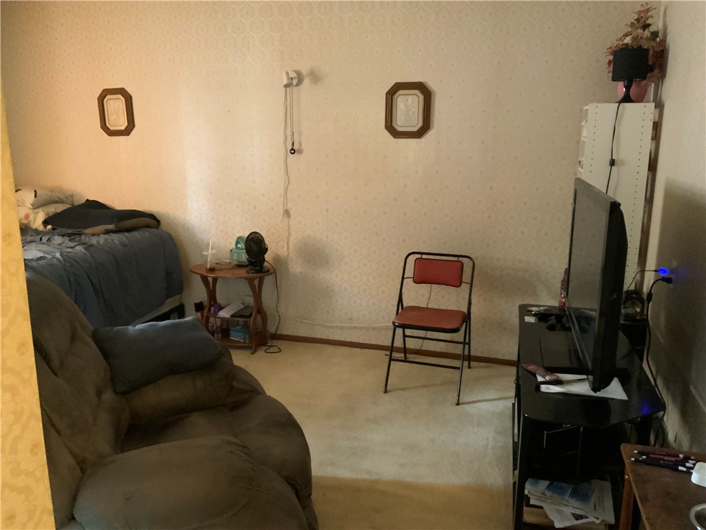 603 W English Street Property Photo 12