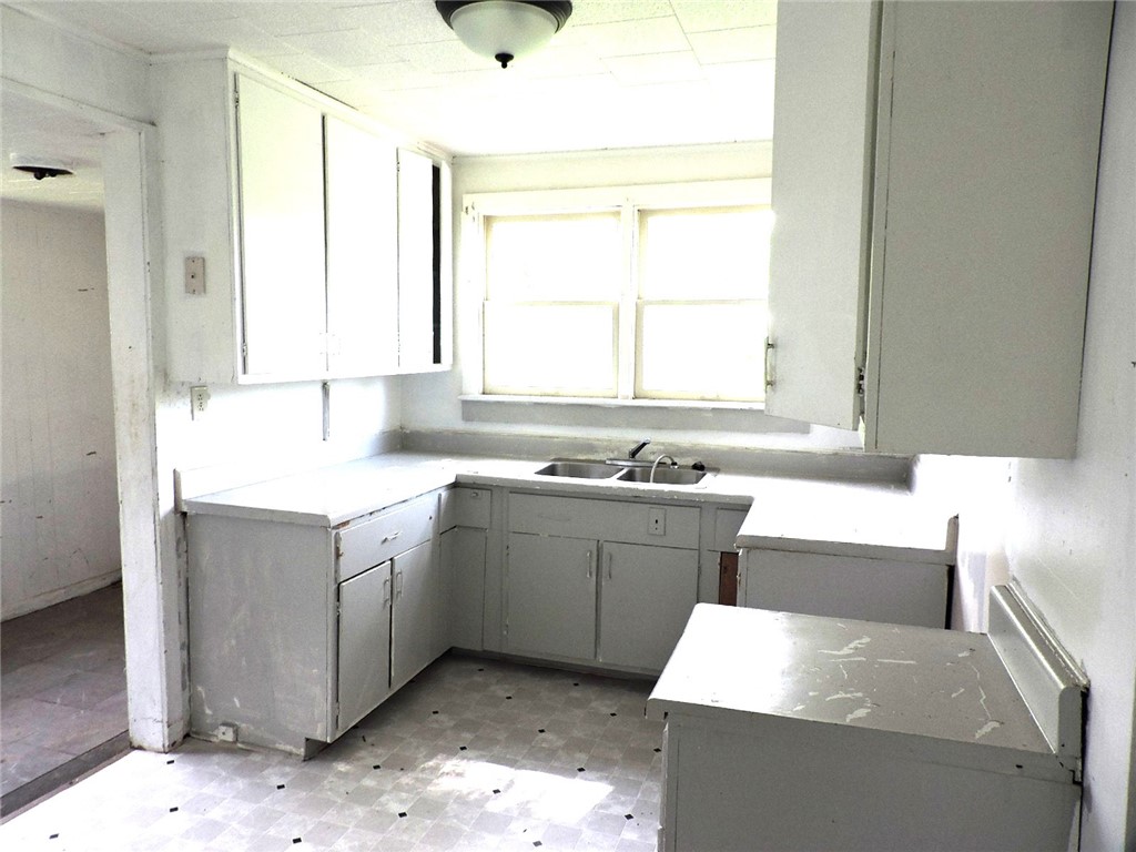 305 Porter Street Property Photo 5
