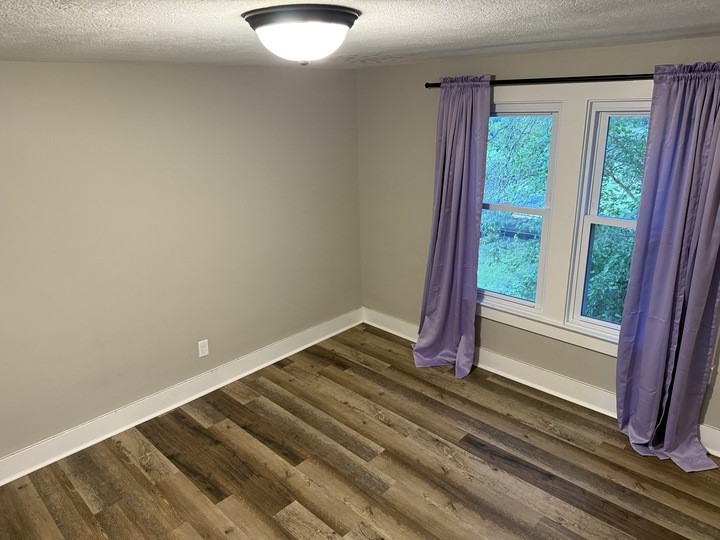 303 E Glenwood Avenue Property Photo 9