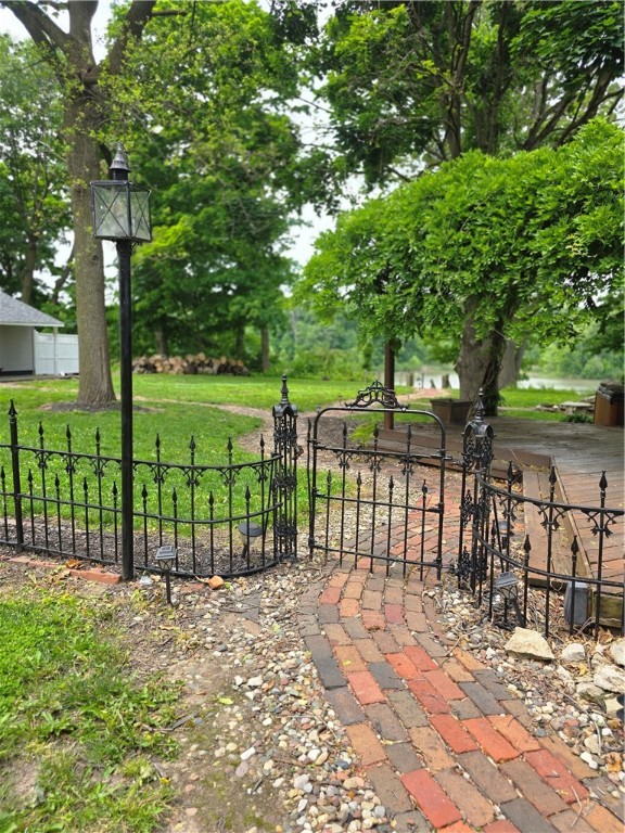 3728 N Lake Boulevard Property Photo 6