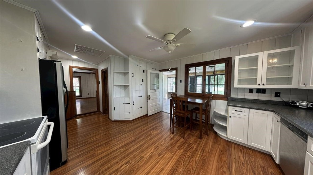 3728 N Lake Boulevard Property Photo 18