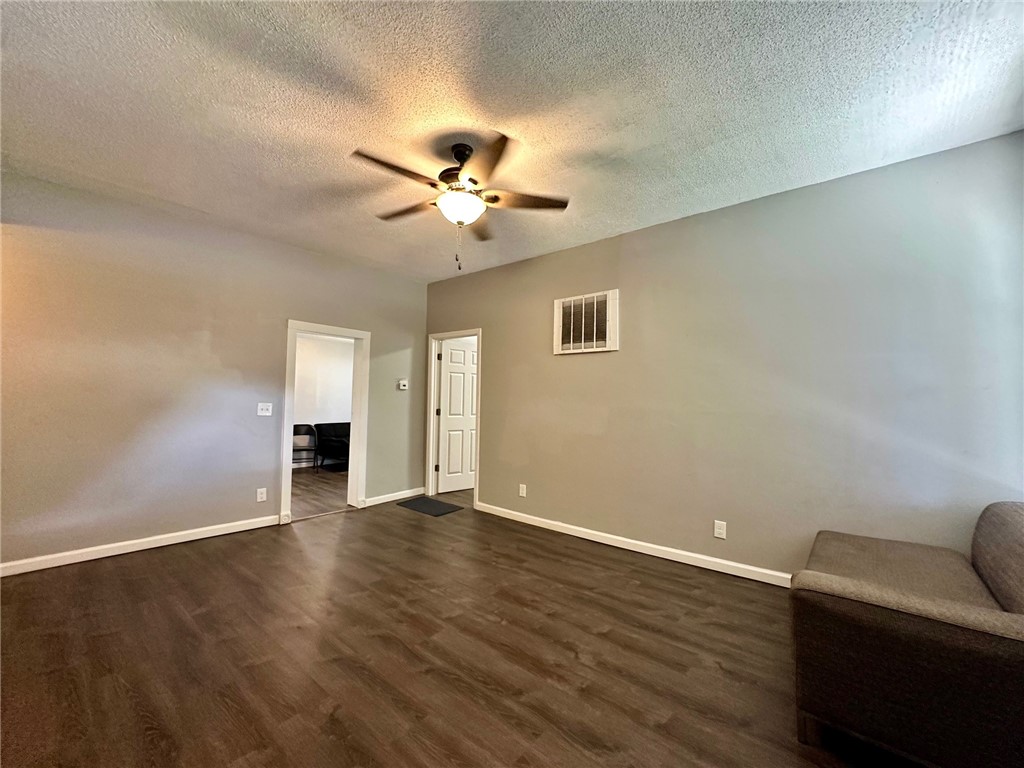 705 S 16th Street Property Photo 3