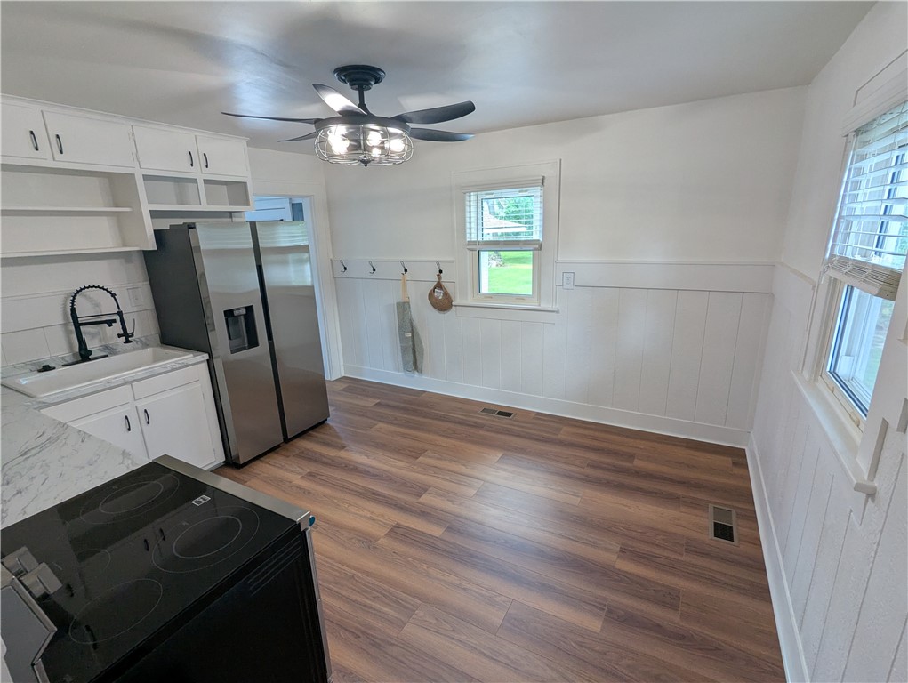 932 1st Street Property Photo 4