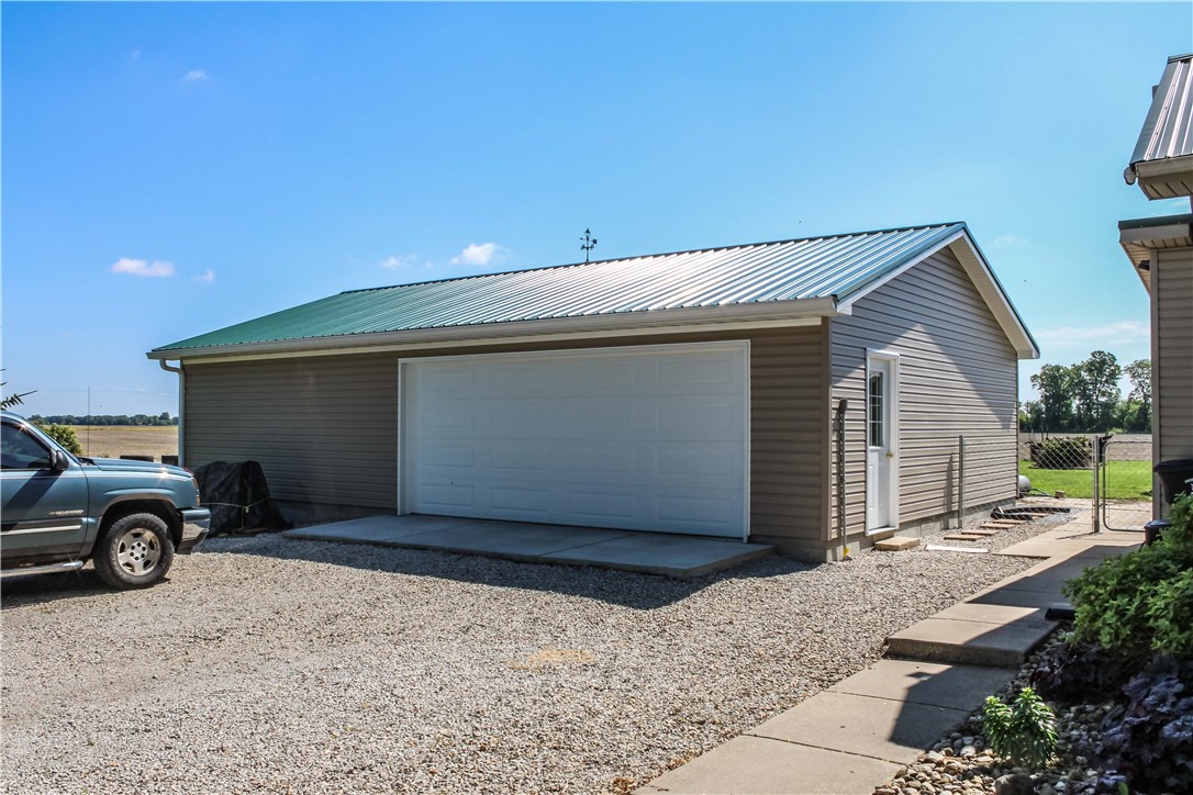 1084 County Road 100 E Property Photo 17