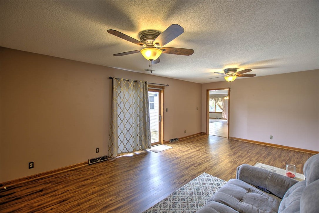 335 E Walnut Street Property Photo 11