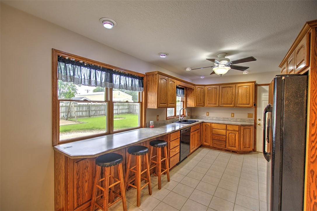 335 E Walnut Street Property Photo 14