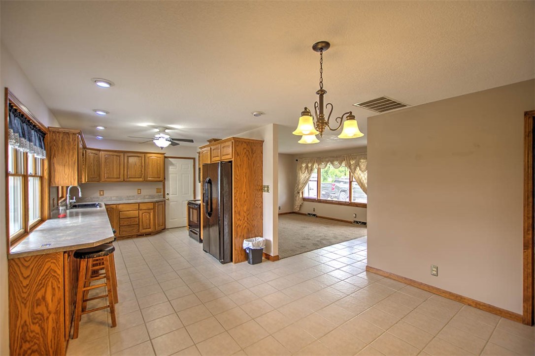 335 E Walnut Street Property Photo 17