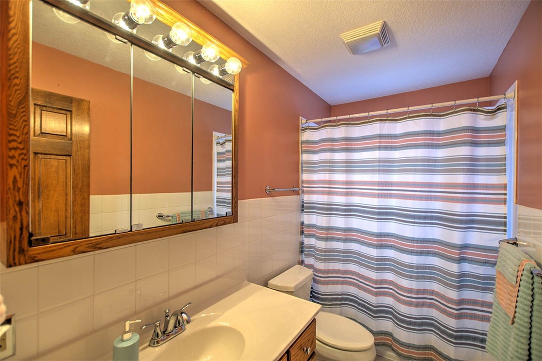 335 E Walnut Street Property Photo 23
