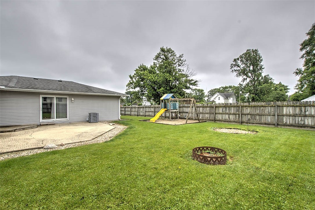 335 E Walnut Street Property Photo 26