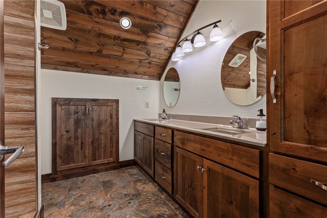 974 E Cr 1300 Property Photo 21