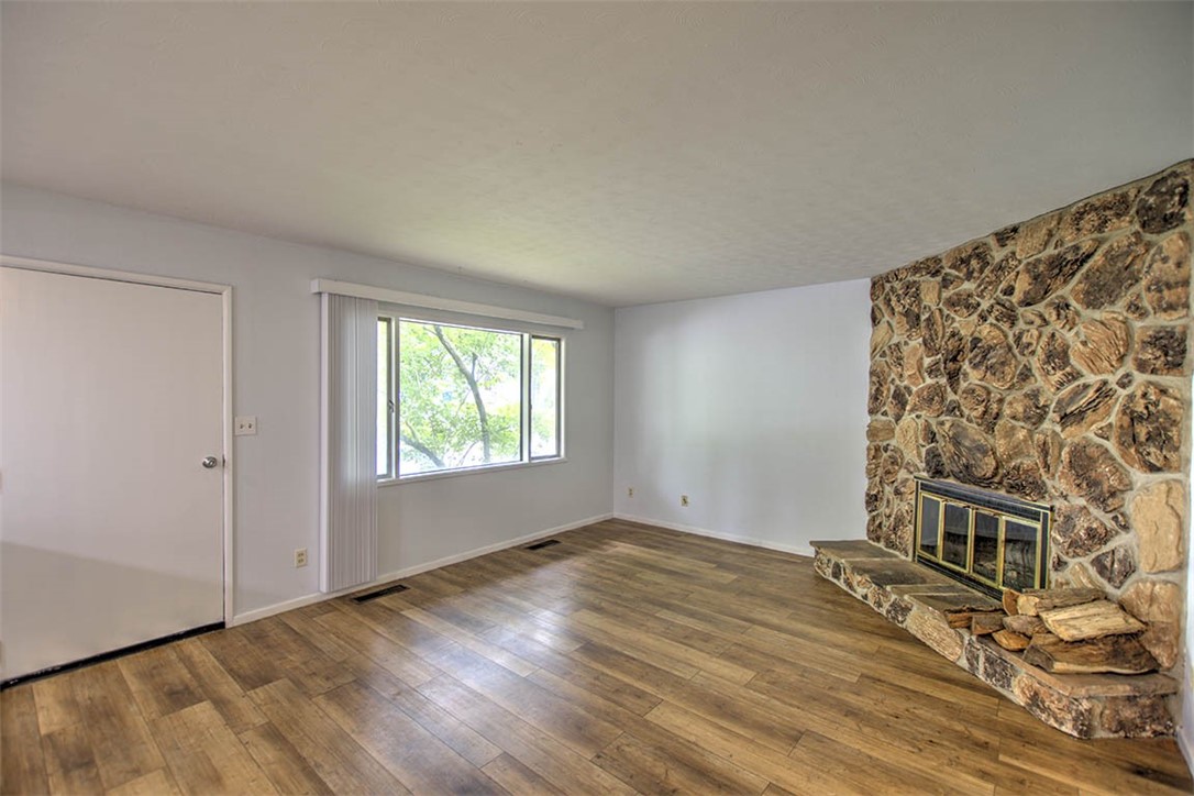 98 Phillips Drive Property Photo 3