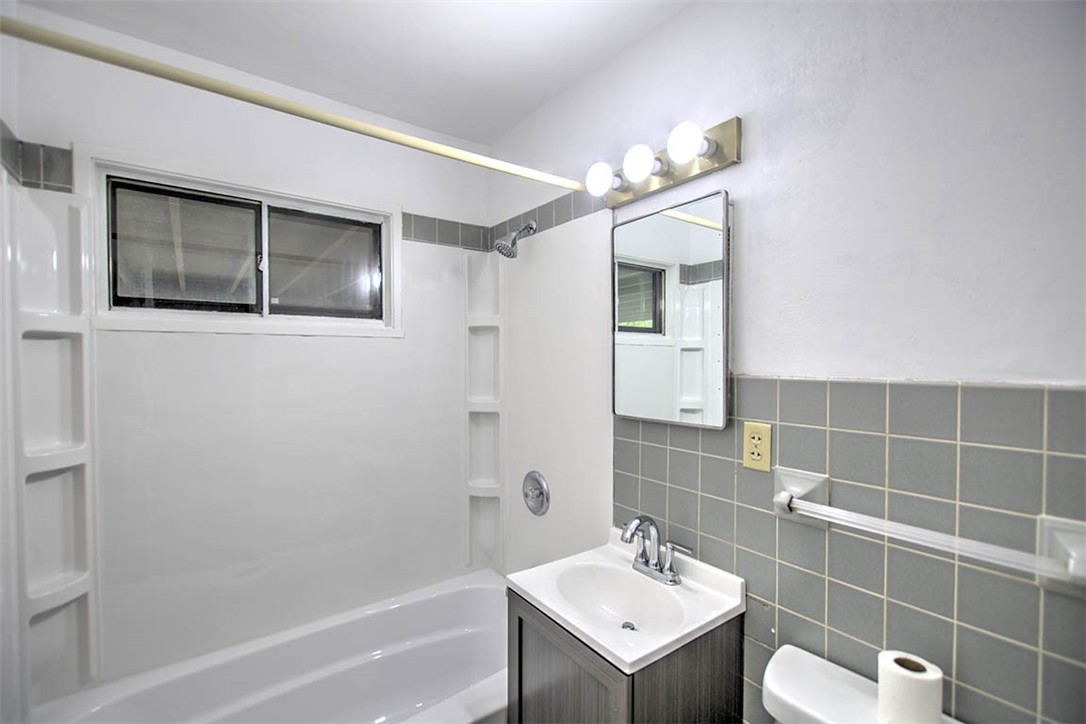 98 Phillips Drive Property Photo 11