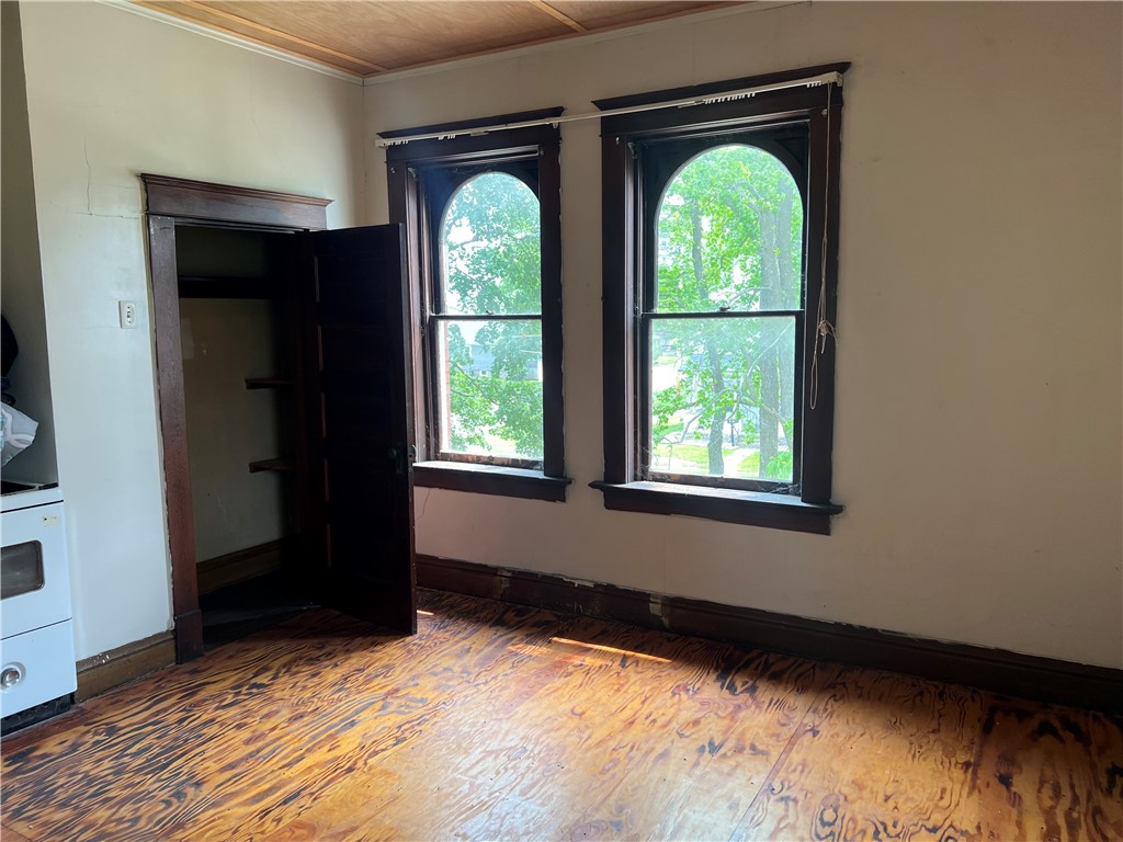 323 Olive Street Property Photo 14