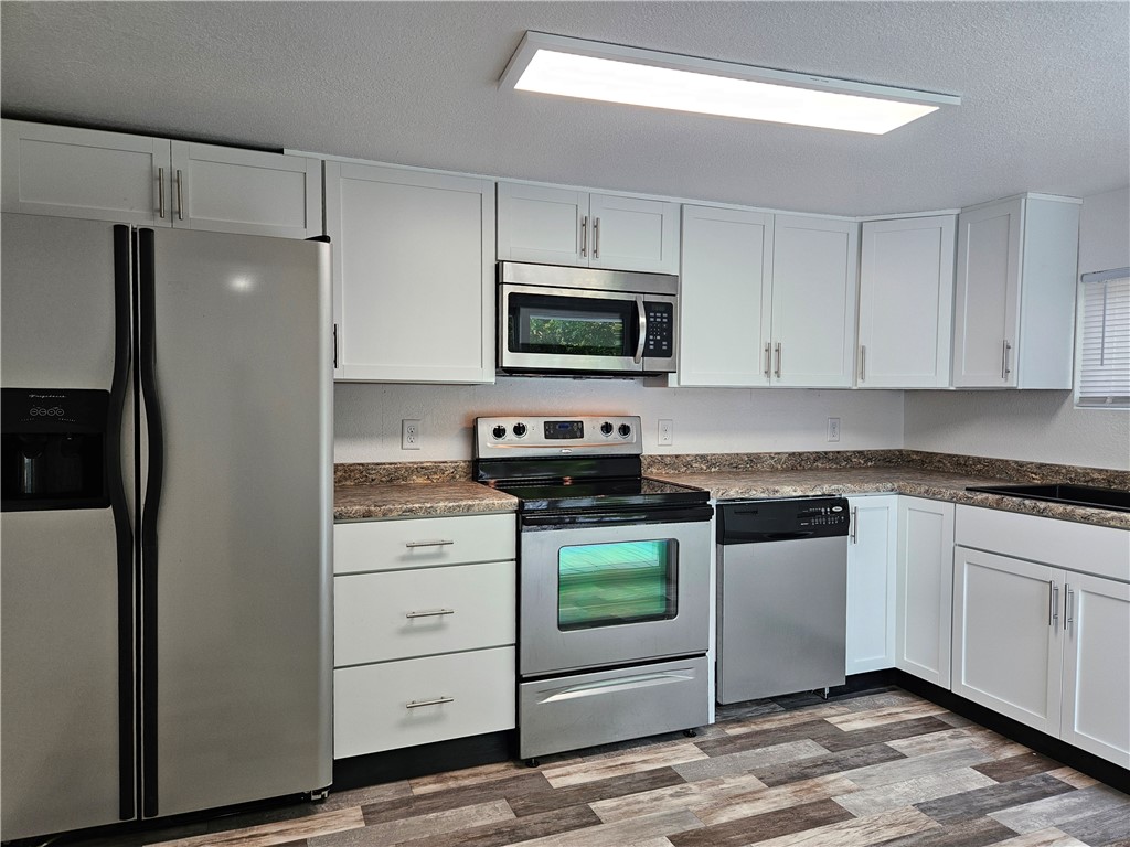 460 3rd Street Property Photo 14