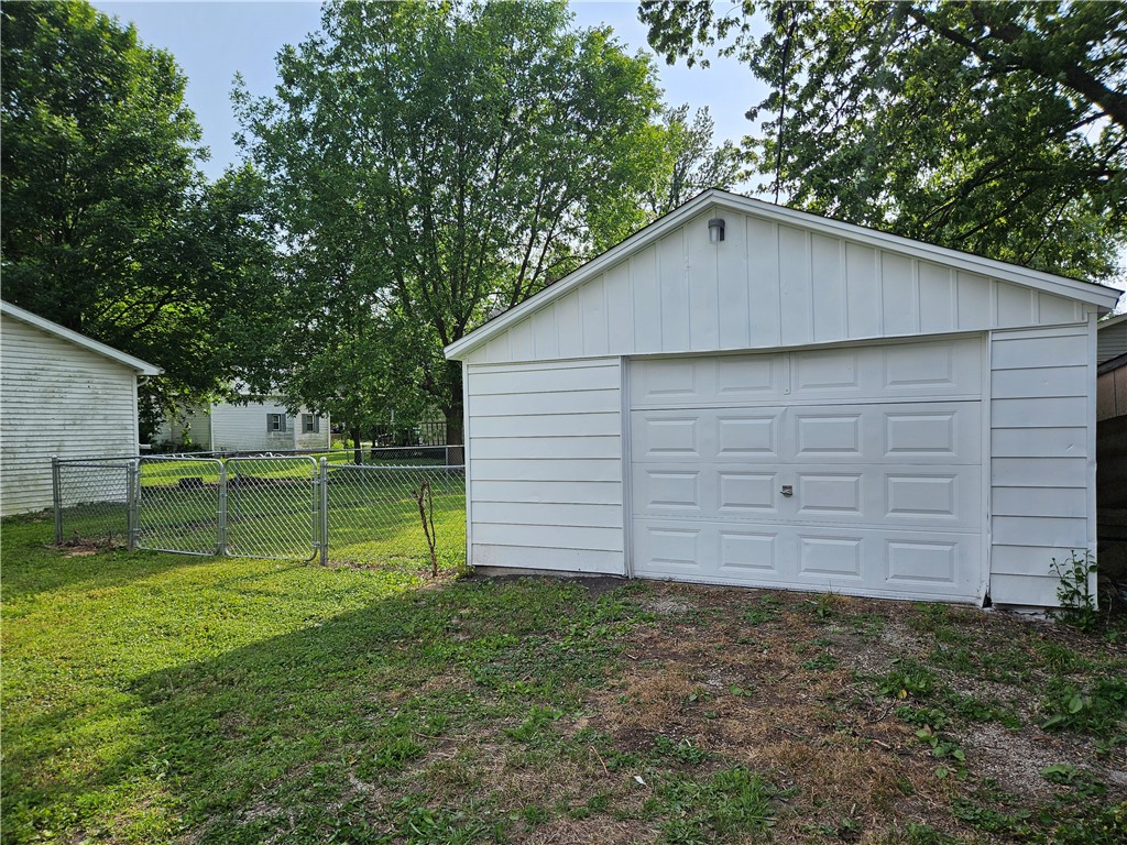 460 3rd Street Property Photo 23