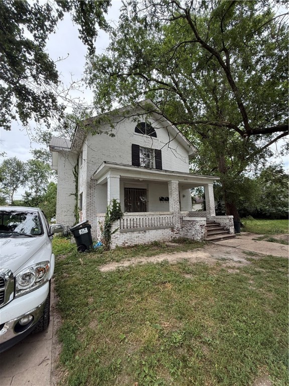 646 Macon Street Property Photo 2