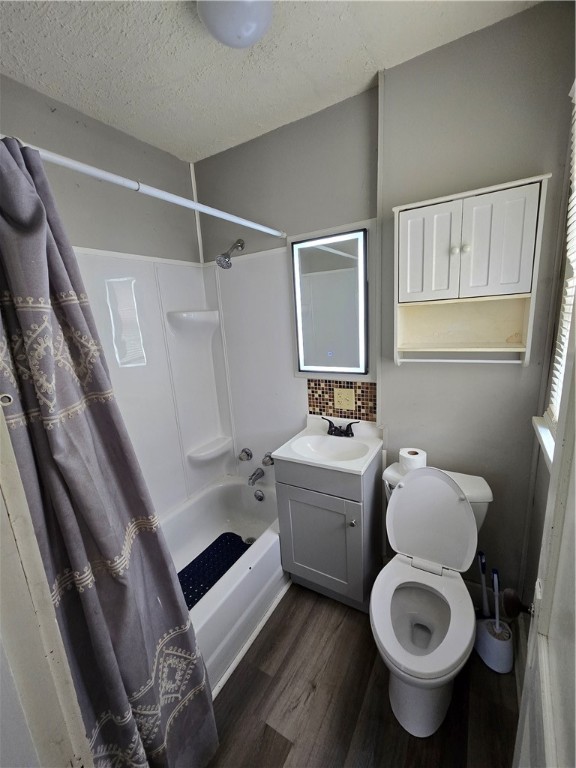 2582 E Geddes Avenue Property Photo 6