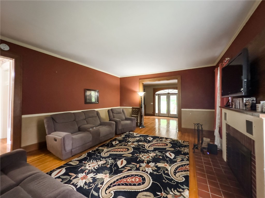 611 Front Street Property Photo 15