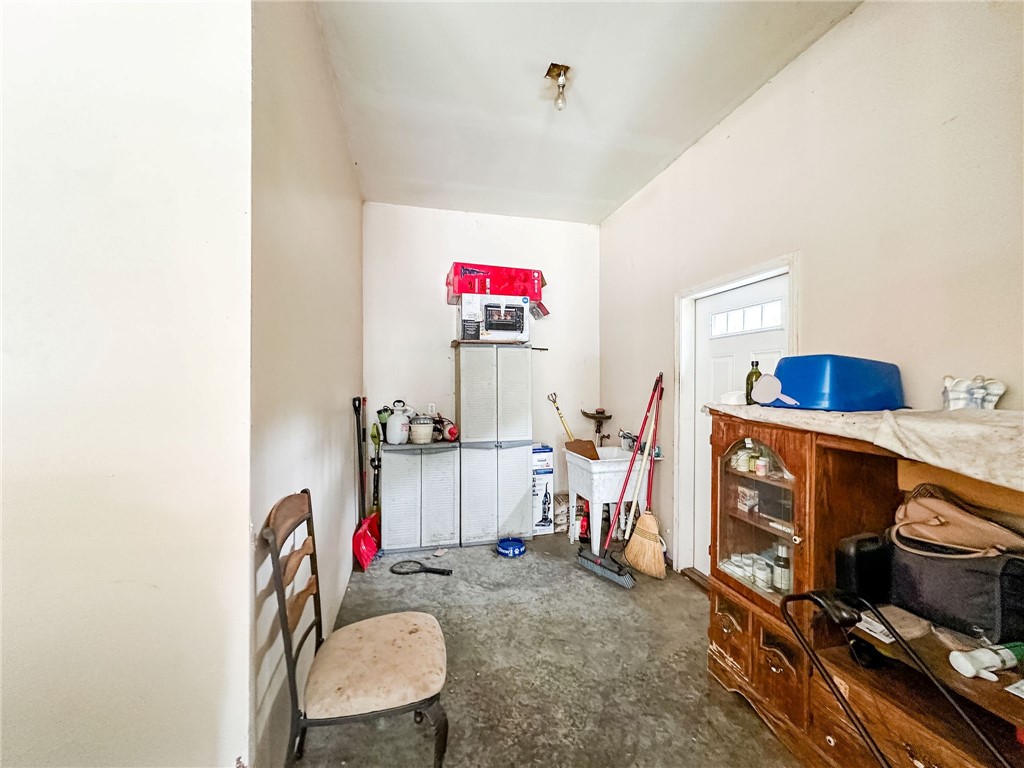 611 Front Street Property Photo 32