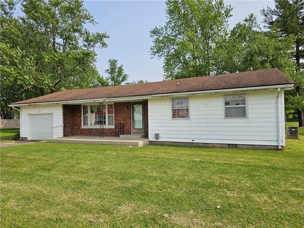 202 E Madison Street Property Photo 2