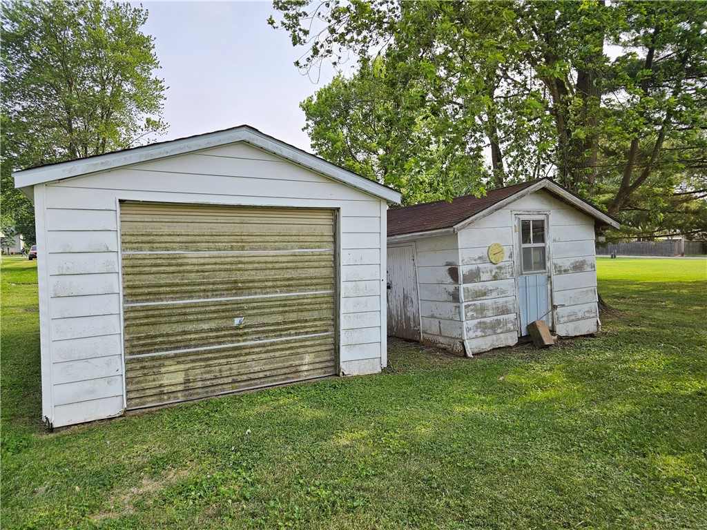 202 E Madison Street Property Photo 29