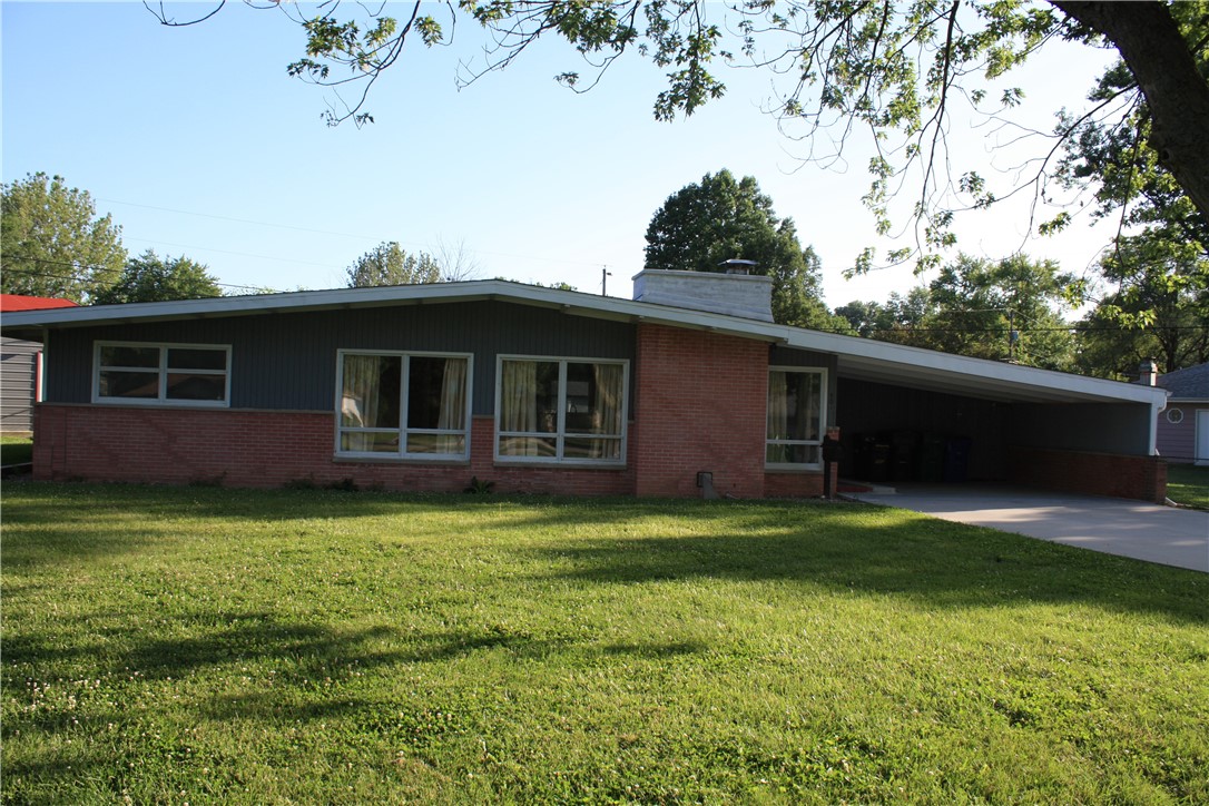 401 Columbus Drive Property Photo 1