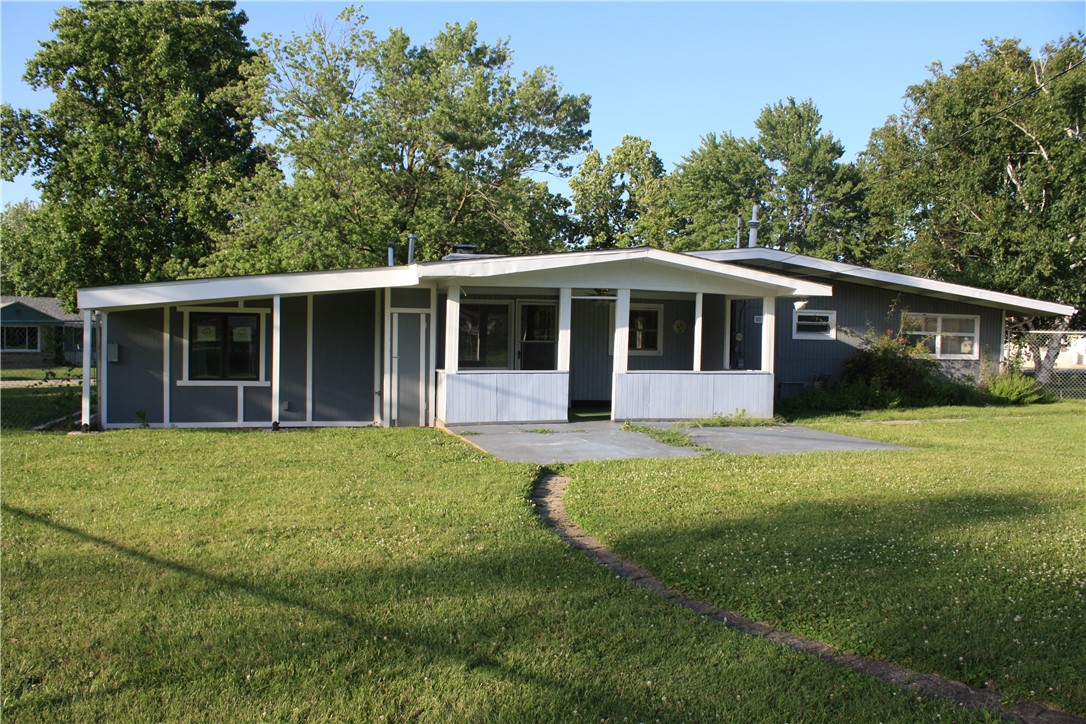 401 Columbus Drive Property Photo 2