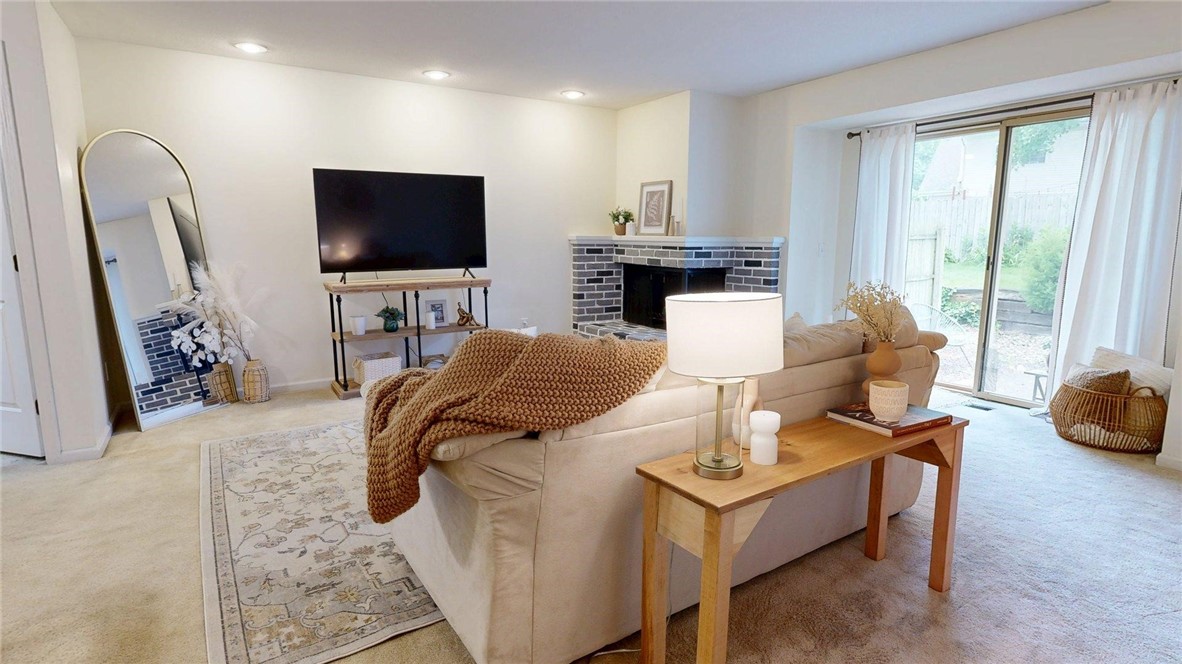 2622 Forrest Green Drive Property Photo 4